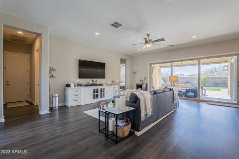2939 E Crest Ln, Phoenix, AZ 85050 photo 13
