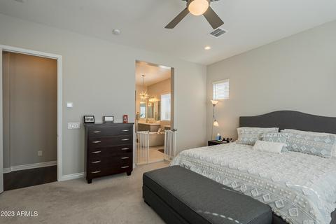2939 E Crest Ln, Phoenix, AZ 85050 photo 27