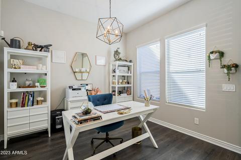 2939 E Crest Ln, Phoenix, AZ 85050 photo 6