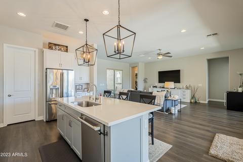 2939 E Crest Ln, Phoenix, AZ 85050 photo 18