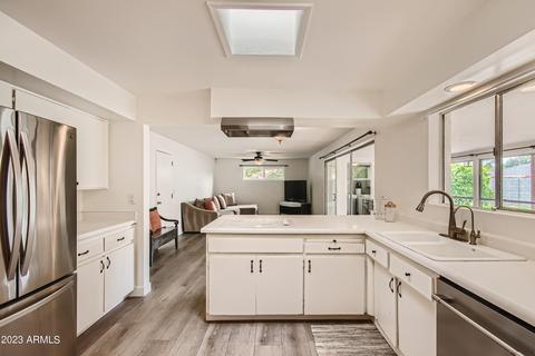 225 E Broadmor Dr, Tempe, AZ 85282 photo 4