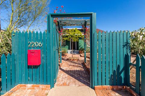 2206 W Adams St, Phoenix, AZ 85009