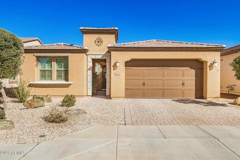 822 E Farmers Ln, Queen Creek, AZ 85140