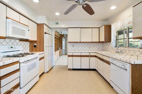 4514 E Cheery Lynn Rd, Phoenix, AZ 85018 photo 6