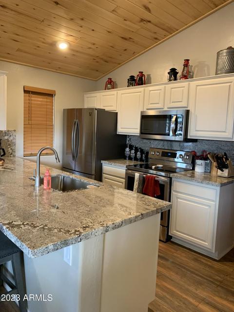 2718 High Pine Loop, Overgaard, AZ 85933 photo 9