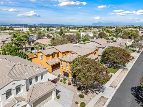 View/Area - 4262 E Maplewood Ct, Gilbert, AZ 85297 photo 2 of 8