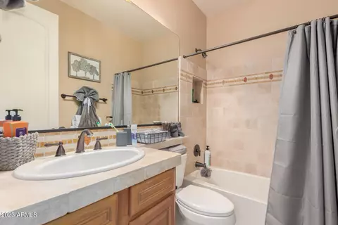 Bath - 4262 E Maplewood Ct, Gilbert, AZ 85297 photo 5 of 5