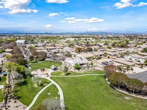 View/Area - 4262 E Maplewood Ct, Gilbert, AZ 85297 photo 5 of 8