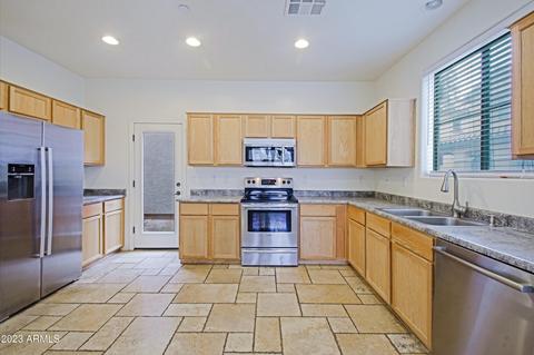 3803 E Santa Fe Ln, Gilbert, AZ 85297 photo 5