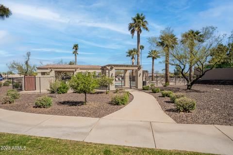 2223 E Constance Way, Phoenix, AZ 85042 photo 6