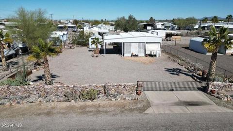 690 W Falcon Dr, Quartzsite, AZ 85346