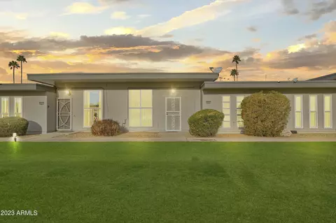 9950 W Royal Oak Rd #M, Sun City, AZ 85351