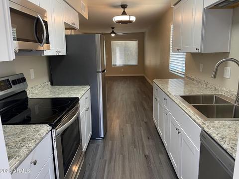 2859 E Capri Cir, Mesa, AZ 85204 photo 3