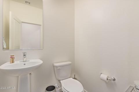 2263 E Hidalgo Ave, Phoenix, AZ 85040 photo 8