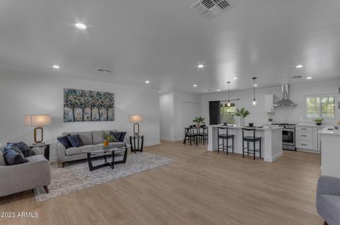 827 W Weldon Ave, Phoenix, AZ 85013 photo 2