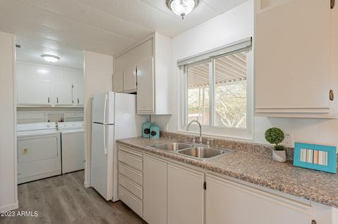 2542 E Oraibi Dr, Phoenix, AZ 85050 photo 14