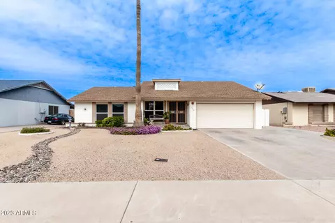 10566 W Laurie Ln, Peoria, AZ 85345