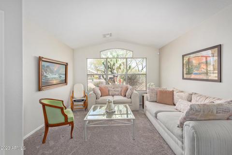 4527 E Mossman Rd, Phoenix, AZ 85050 photo 4