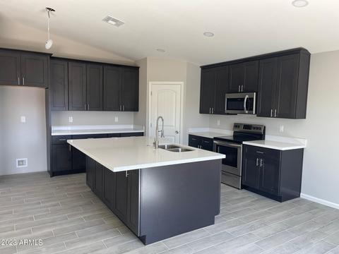 2011 E St Catherine Ave, Phoenix, AZ 85042 photo 7