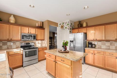 25634 N Singbush Loop, Phoenix, AZ 85083 photo 4
