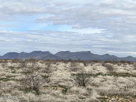 0002 W Long Rifle Rd #-, Aguila, AZ 85320