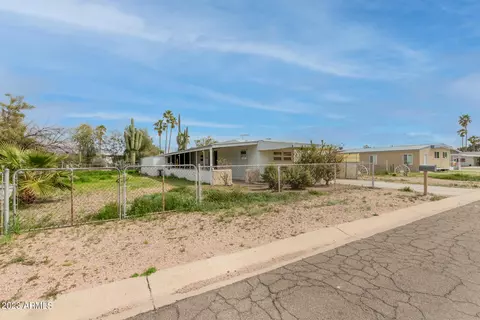 347 S Gold Dr, Apache Junction, AZ 85120 photo 2
