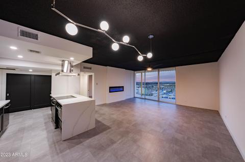 207 W Clarendon Ave #D18, Phoenix, AZ 85013