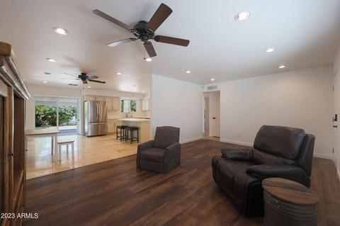 526 N 56th Pl, Mesa, AZ 85205 photo 9
