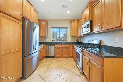 3956 E Cat Balue Dr, Phoenix, AZ 85050 photo 2