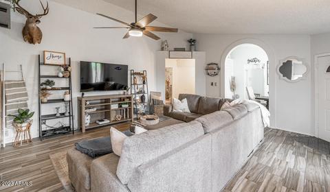 3145 E Kerry Ln, Phoenix, AZ 85050 photo 3