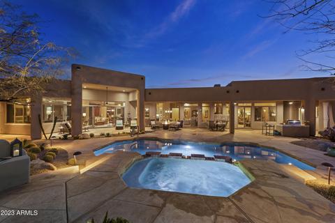8300 E Dixileta Dr #202, Scottsdale, AZ 85266