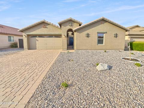 686 W Desert Valley Dr, San Tan Valley, AZ 85143