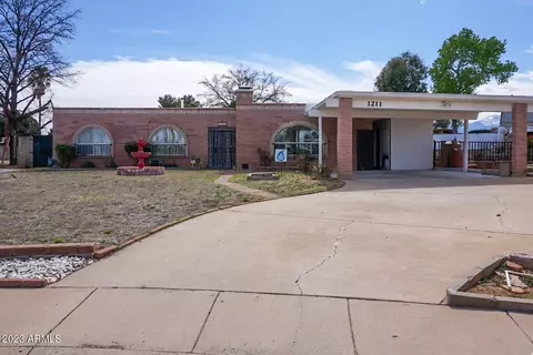 1211 S La Rosa Ct, Sierra Vista, AZ 85635