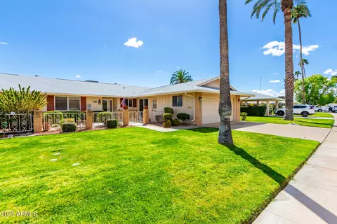 10335 W Kingswood Cir, Sun City, AZ 85351