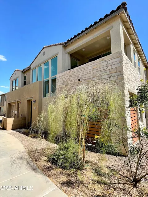4562 S Park Grove St #201, Gilbert, AZ 85297