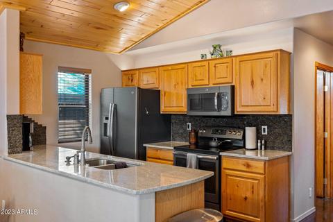 2713 High Pine Loop, Overgaard, AZ 85933 photo 10