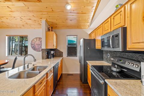 2713 High Pine Loop, Overgaard, AZ 85933 photo 4