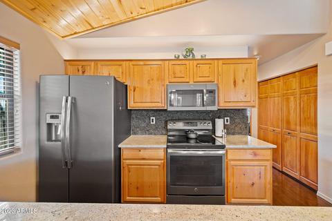 2713 High Pine Loop, Overgaard, AZ 85933 photo 11
