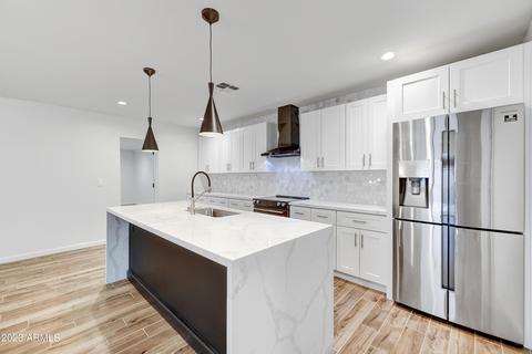 2246 E Clarendon Ave, Phoenix, AZ 85016 photo 2