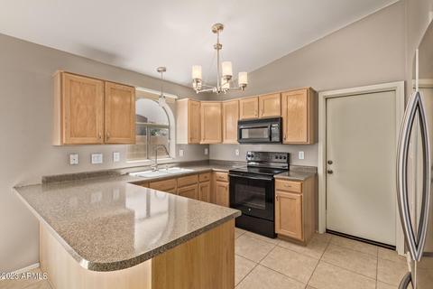 2227 S Peppertree Dr, Gilbert, AZ 85295 photo 4