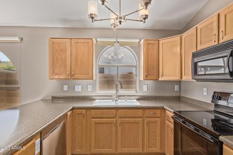 2227 S Peppertree Dr, Gilbert, AZ 85295 photo 5