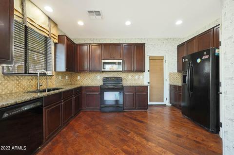 6837 S 7th Ln, Phoenix, AZ 85041 photo 2