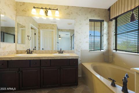 6837 S 7th Ln, Phoenix, AZ 85041 photo 29