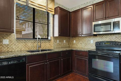 6837 S 7th Ln, Phoenix, AZ 85041 photo 12