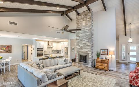 8619 E San Lorenzo Dr, Scottsdale, AZ 85258