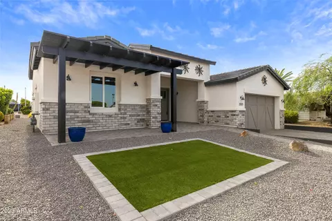 2323 N Nicklaus Dr, Mesa, AZ 85215