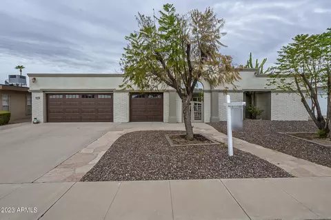 16410 N Meadow Park Dr, Sun City, AZ 85351