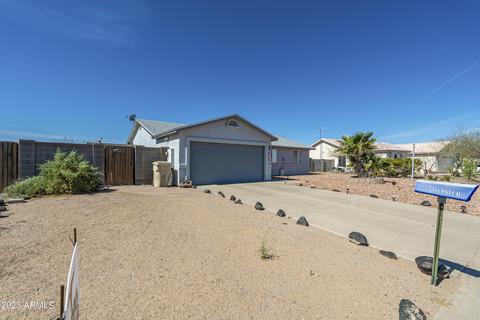 8227 W Reymert Dr, Arizona City, AZ 85123