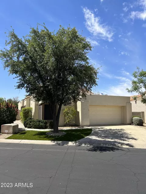 8651 W Country Gables Dr, Peoria, AZ 85381