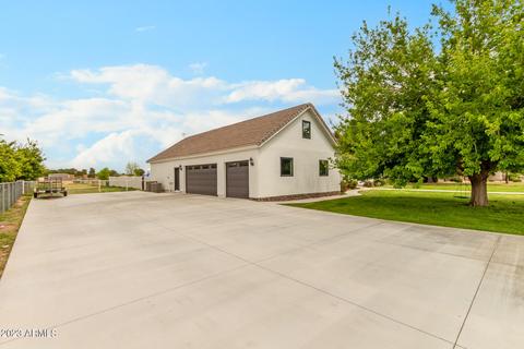 1696 E Country Ln, Gilbert, AZ 85298 photo 61